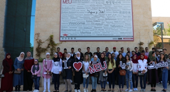 بالصور .. جولة لطلبة جامعة الشرق الأوسط الجدد للتعرف على الفرص التعليمية