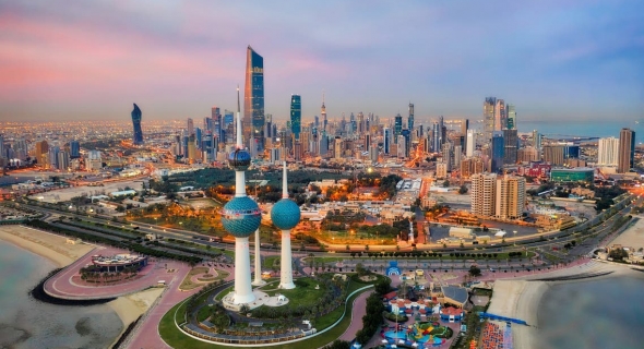 وسط عجز مالي بلغ ما يقارب 11 مليار دينار.. هل تنجح خطوة خفض الإنفاق الحكومي في إنقاذ اقتصاد الكويت؟