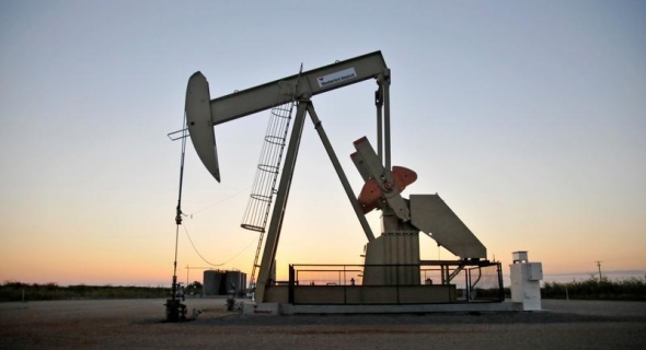 أسعار النفط تسجل أطول موجة خسائر منذ فبراير 2020