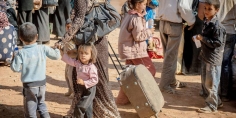 الجامعة العربية تدعو لتضافر الجهود الدولية لتحسين الأوضاع الإنسانية للاجئين والنازحين في المنطقة