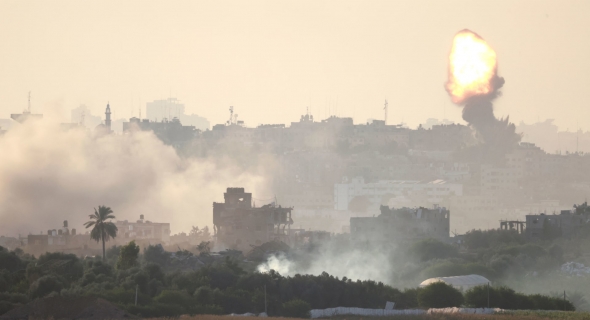 انفجارات في شمال غزة.. والجيش الإسرائيلي يعلن قصف 300 هدف لحماس
