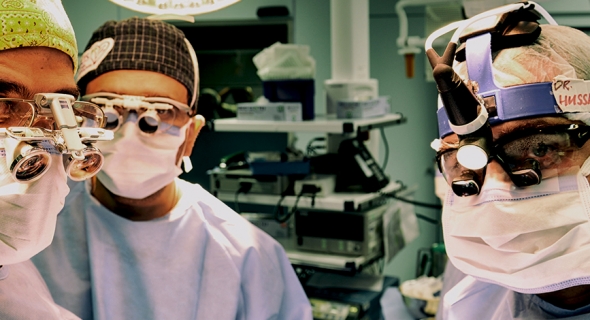 جراحون سعوديون يبتكرون تقنية لِقص عظام الوجه والفكين